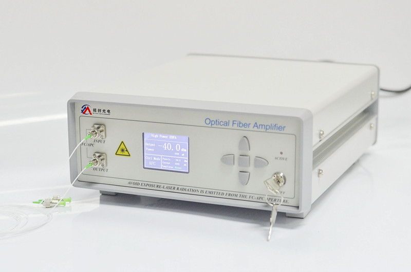 C���ε�ģ���������·�Ŵ���